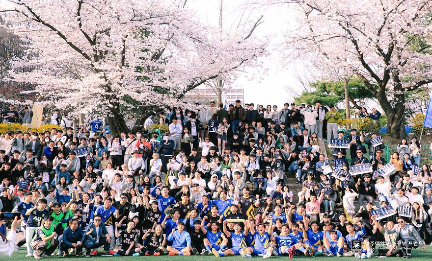 최기주 총장 시축으로 축구부 U-리그 홈 개막전 개최, 경희대에 2-1 역전승